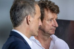 Présidentielle 2027 : Yannick Jadot confirme son soutien à Raphaël Glucksmann