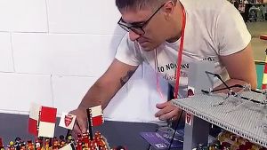 Il mago del Lego tifa Monza: “Ho costruito lo stadio Brianteo. E il bus scoperto per il ritorno in A lo guida Silvio Berlusconi”