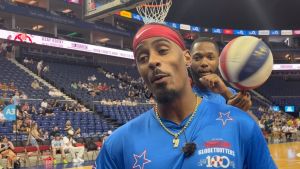 Zvezda Harlem Globetrotters za Danas: „Suviše visoki“ o ulozi igrača-zabavljača