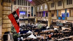 Lichte winst voor AEX ondanks minnen bij chipbedrijven