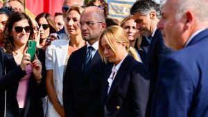 Meloni ad Amatrice 10 anni dopo il terremoto: l'incontro con i familiari delle vittime. L'omelia di Zuppi: “Apocalisse che portiamo nel cuore”