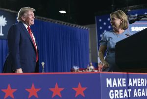 Primaires aux États-Unis : le soutien de Donald Trump, est-il devenu radioactif ?