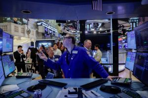 Tech drukt S&P 500 en Nasdaq omlaag; Iran-spanningen en Nvidia-cijfers lonken