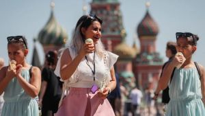 Molitve za „urazumljivanje“, novac i propaganda: Kako Putinova Rusija podstiče žene da rađaju?