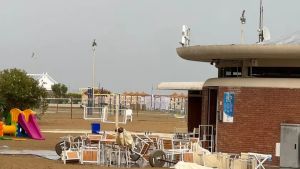 Lignano supera i danni della tromba d'aria: spiagge sistemate e ciclabili riaperte in sicurezza