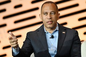 Jeffries Secretly Met With Kushner to Find “Common Ground” on Immigration