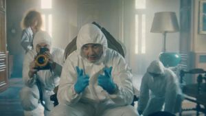 Villa Zari si trasforma in un set, il videoclip di “Goya” con Fabri Fibra e PTN girato nella dimora del re del legno