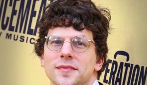 Jesse Eisenberg gave a kidney to someone he’ll never meet. He still can’t get over how easy it was.
