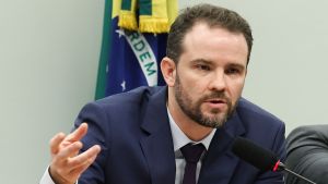 Durigan não passa de mais um burocrata descolado da realidade brasileira