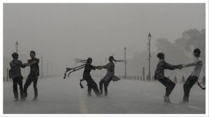 IMD issues heavy rain and thunderstorm alert for 25 states on August 25: Check full list