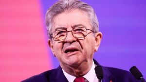 La Francia che si ritrova tra Mélenchon e Melonisation