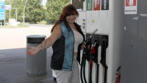 Carburante, la stangata. Domani scade lo ’sconto’: 
