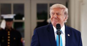 Trump anuncia una subida al 50% de los aranceles sobre automóviles y otros productos de origen canadiense