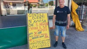 La concorrenza è troppa, il fruttivendolo di Feriole chiude dopo trent’anni