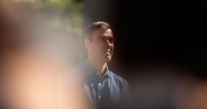 Sánchez vuelve de vacaciones con un giro de 180 grados en Ceuta tras 26 días de crisis