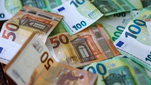 Deutscher Staat im ersten Halbjahr im Minus