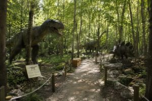 Dino park u Banjaluci izazvao podijeljene reakcije građana: Ovo su neki od komentara!