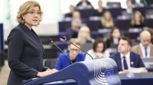 Virkkunen: “Gubitak ljudske kontrole nad vještačkom inteligencijom jedan od najozbiljnijih rizika”
