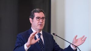 La patronal lleva a Ceuta su próximo comité ejecutivo para apoyar a los empresarios locales