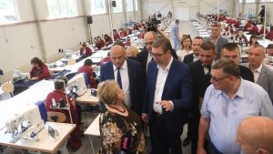 Još jedno predizborno obećanje: Vučić najavio pola milijarde evra za Jumko i Simpo