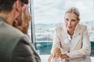 Alice Weidel im ZDF: Freundlich ins Mikrofon beißen