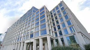 Licenziamenti alla Diageo, a Milano scatta lo sciopero contro il colosso degli alcolici: “L’ad prende 20 milioni e lascia 96 esuberi”