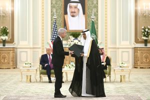White House presents Saudi nuke deal to Congress, but insists Riyadh recognize Israel