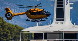 FOTO Ovako izgleda susret milijardera u Hrvatskoj: Bezos moćnim helikopterom stigao na luksuznu jahtu osnivača WhatsAppa