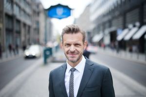 Florian Schroeder auf der Schleimspur der Macht: Ein Ossi antwortet auf Kabarettisten-Hetze