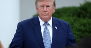 Trump suspende agendamento de vistos de imigrante em todo o mundo