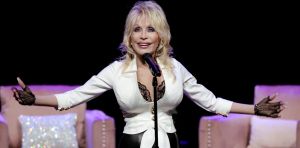 ‘Jolene’, ‘I Will Always Love You’ y ‘9 to 5’: el genio de Dolly Parton en tres canciones