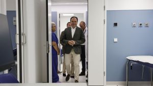 Llorca pide al Gobierno repatriar a los menores de Ceuta: 