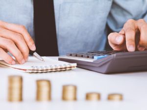 60% of global employers say no change in anticipated, actual salary budgets: report