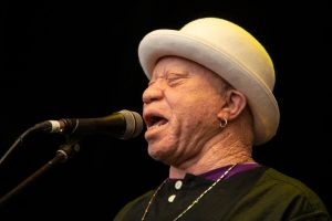 Le musicien malien Salif Keïta annule ses concerts en Afrique du Sud à cause des violences xénophobes