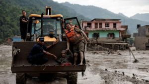 Bujična poplava u Nepalu: Više od 95 stradalih i stotine nestalih, među spašenima i beba