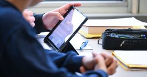 L’IA générative à l’Ecole n’est pas seulement une affaire scolaire