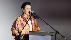 Glumica, pevačica i seks simbol: Ko je Snežana Savić, predsednica žirija „kontramiting“ festivala u Nišu iz Topolske 18?