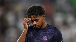 Lamine regresó displicente y fastidioso