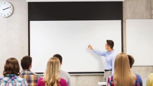 Los colegio asturianos superarán este curso la barrera de los 10.000 profesores, aunque las matrículas siguen bajando: 