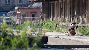 Porto Vecchio, la lettera dei Rup: «Migranti in mezzo ai cantieri, l’area monitorata con i droni»