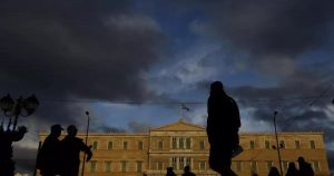 Ανέντιμη κυβέρνηση, απειλή για τη δημοκρατία