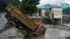 In Nepal e Tibet dopo l'alluvione sale il bilancio di vittime e dispersi