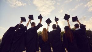 ¿Cómo hacer que vuelvan los becarios? Reenfocando el debate sobre Becas Chile