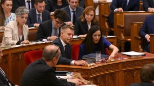 Mađar oštro kritikovao opoziciju: „Dok su stotine radnika radile na izgradnji donjeg praga Pakša, Orban pio hladno pivo i rakiju“