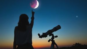 Eclissi lunare del 28 agosto: orari e guida per godersi lo spettacolo a Bologna. “Un fenomeno affascinante”
