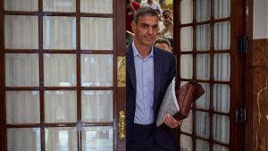 A la espera de que finalice el eclipse del “Rey Sol” Sánchez