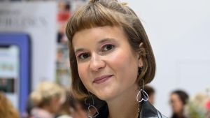 Neuer Roman: Caroline Wahl schickt Blenderin nach St. Moritz