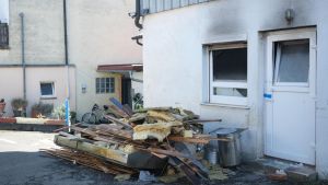 Unglaubliches Glück beim nächtlichen Brand: Wie Anwohner und Feuerwehr ein Inferno verhinderten