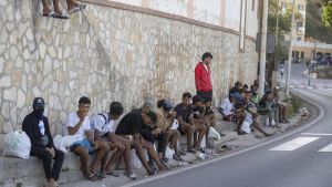 El Gobierno pacta con Ceuta los nuevos espacios para acoger a los migrantes y acelerar las repatriaciones