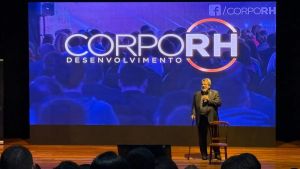 “O Brasil não tem povo, tem público”: Cortella fala sobre desigualdade e democracia
